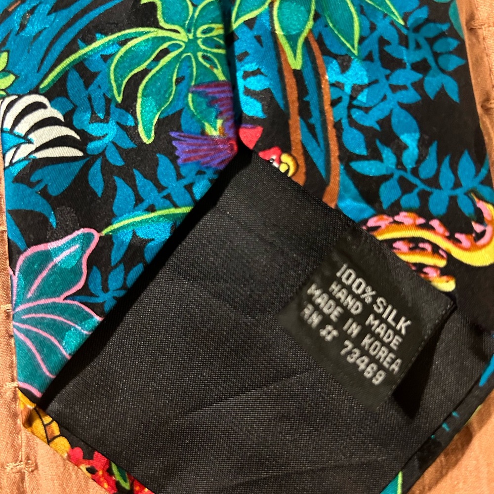 Addiction tie - Picture 3 of 4